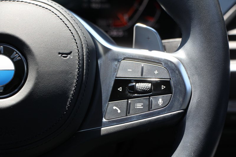 BMW 3シリーズ 320i Mｽﾎﾟｰﾂ ﾃﾞﾋﾞｭｰ&ｺﾝﾌｫｰﾄP 1ｵｰﾅ ﾋｰﾀｰ黒革 専用ﾌﾞﾙｰｽﾃｯﾁ 19AW 360度ｶﾒﾗ 追従ACC ｽﾃｱﾘﾝｸﾞｻﾎﾟｰﾄ LEDﾍｯﾄﾞﾗｲﾄ 電動ﾄﾗﾝｸ ｱｯﾌﾟﾙｶｰﾌﾟﾚｲ ﾀｯﾁ画面HDDﾅﾋﾞﾜｲﾔﾚｽ充電 hi-fiｽﾋﾟｰｶｰ 2年保証