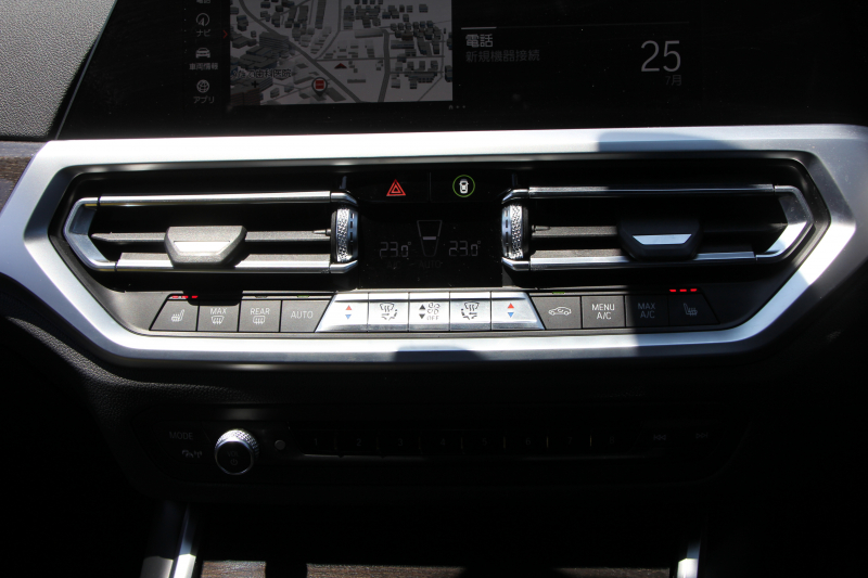 BMW 3シリーズ 320i Mｽﾎﾟｰﾂ ﾃﾞﾋﾞｭｰ&ｺﾝﾌｫｰﾄP 1ｵｰﾅ ﾋｰﾀｰ黒革 専用ﾌﾞﾙｰｽﾃｯﾁ 19AW 360度ｶﾒﾗ 追従ACC ｽﾃｱﾘﾝｸﾞｻﾎﾟｰﾄ LEDﾍｯﾄﾞﾗｲﾄ 電動ﾄﾗﾝｸ ｱｯﾌﾟﾙｶｰﾌﾟﾚｲ ﾀｯﾁ画面HDDﾅﾋﾞﾜｲﾔﾚｽ充電 hi-fiｽﾋﾟｰｶｰ 2年保証