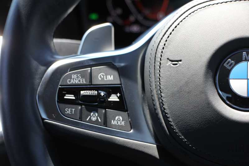 BMW 3シリーズ 320i Mｽﾎﾟｰﾂ ﾃﾞﾋﾞｭｰ&ｺﾝﾌｫｰﾄP 1ｵｰﾅ ﾋｰﾀｰ黒革 専用ﾌﾞﾙｰｽﾃｯﾁ 19AW 360度ｶﾒﾗ 追従ACC ｽﾃｱﾘﾝｸﾞｻﾎﾟｰﾄ LEDﾍｯﾄﾞﾗｲﾄ 電動ﾄﾗﾝｸ ｱｯﾌﾟﾙｶｰﾌﾟﾚｲ ﾀｯﾁ画面HDDﾅﾋﾞﾜｲﾔﾚｽ充電 hi-fiｽﾋﾟｰｶｰ 2年保証