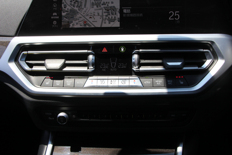 BMW 3シリーズ 320i Mｽﾎﾟｰﾂ ﾃﾞﾋﾞｭｰ&ｺﾝﾌｫｰﾄP 1ｵｰﾅ ﾋｰﾀｰ黒革 専用ﾌﾞﾙｰｽﾃｯﾁ 19AW 360度ｶﾒﾗ 追従ACC ｽﾃｱﾘﾝｸﾞｻﾎﾟｰﾄ LEDﾍｯﾄﾞﾗｲﾄ 電動ﾄﾗﾝｸ ｱｯﾌﾟﾙｶｰﾌﾟﾚｲ ﾀｯﾁ画面HDDﾅﾋﾞﾜｲﾔﾚｽ充電 hi-fiｽﾋﾟｰｶｰ 2年保証