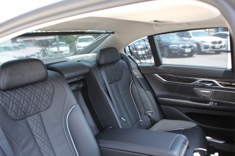 BMW 7シリーズ 740i ﾌﾟﾗｽP ｴﾅｼﾞｰEVOﾎﾞﾃﾞｨｷｯﾄ&20AW ｻﾝﾙｰﾌ 全席ﾋｰﾀｰ黒革 ﾃﾞｨｽﾌﾟﾚｲｷｰ LEDﾍｯﾄﾞﾗｲﾄ ﾊｰﾏﾝｶｰﾄﾞﾝ ﾏｯｻｰｼﾞ&ﾍﾞﾝﾁﾚｰｼｮﾝ HUD 追従ACC ｽﾃｱｻﾎﾟｰﾄ 液晶ﾒｰﾀｰ ﾀｯﾁ画面ﾅﾋﾞ360度ｶﾒﾗ ｿﾌﾄｸﾛｰｽﾞﾄﾞｱ 電動ﾄﾗﾝｸ 2年保証