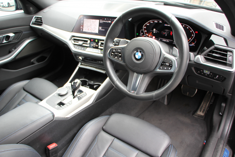 BMW 3シリーズ M340i Xdrive ｲﾉﾍﾞｰｼｮﾝP 4WD 直6ﾀｰﾎﾞ387馬力 ｻﾝﾙｰﾌ ﾋｰﾀｰ黒革 ﾚｰｻﾞｰﾗｲﾄ HUD ｼﾞｪｽﾁｬｰC ﾊｰﾏﾝｶｰﾄﾞﾝｻﾗｳﾝﾄﾞｱﾀﾞﾌﾟﾃｨﾌﾞMｻｽ 専用ﾃﾞﾌ 19AW Mｽﾎﾟｰﾂﾌﾞﾚｰｷ BMWﾗｲﾌﾞｺｯｸﾋﾟｯﾄﾞﾊﾟｰｷﾝｸﾞｱｼｽﾄﾌﾟﾗｽ 360度ｶﾒﾗ 2年保証