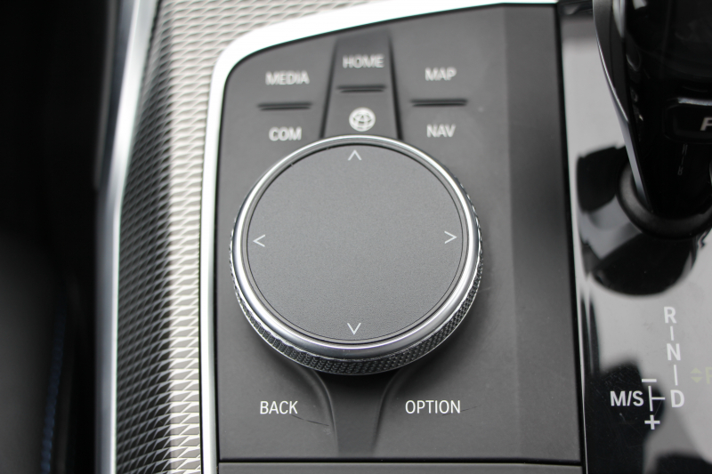 BMW 3シリーズ M340i Xdrive ｲﾉﾍﾞｰｼｮﾝP 4WD 直6ﾀｰﾎﾞ387馬力 ｻﾝﾙｰﾌ ﾋｰﾀｰ黒革 ﾚｰｻﾞｰﾗｲﾄ HUD ｼﾞｪｽﾁｬｰC ﾊｰﾏﾝｶｰﾄﾞﾝｻﾗｳﾝﾄﾞｱﾀﾞﾌﾟﾃｨﾌﾞMｻｽ 専用ﾃﾞﾌ 19AW Mｽﾎﾟｰﾂﾌﾞﾚｰｷ BMWﾗｲﾌﾞｺｯｸﾋﾟｯﾄﾞﾊﾟｰｷﾝｸﾞｱｼｽﾄﾌﾟﾗｽ 360度ｶﾒﾗ 2年保証