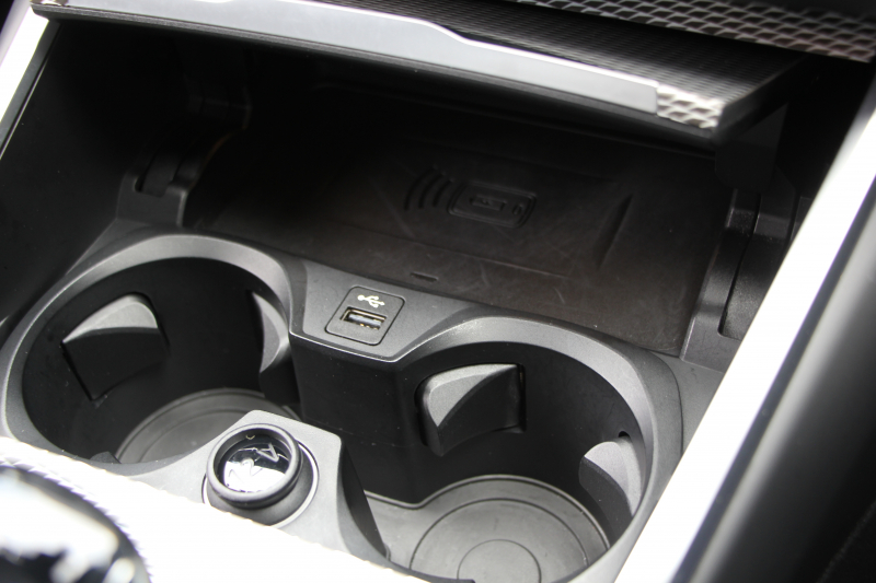 BMW 3シリーズ 320d Xdrive Mｽﾎﾟｰﾂ ｴﾃﾞｨｼｮﾝｻﾝﾗｲｽﾞ50台限定車 ﾋｰﾀｰ黒革 ﾚｰｻﾞｰﾗｲﾄ ｱﾀﾞﾌﾟﾃｨﾌﾞMｻｽ 専用19AW Mﾘｱｽﾎﾟｲﾗｰ Mｼｰﾄﾍﾞﾙﾄ 追従ACC ｽﾃｱﾘﾝｸﾞｻﾎﾟｰﾄ BMWﾗｲﾌﾞｺｯｸﾋﾟｯﾄﾞｱｯﾌﾟﾙｶｰﾌﾟﾚｲ ﾜｲﾔﾚｽ充電 2年保証