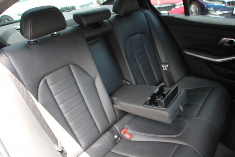 BMW 3シリーズ 330i Mｽﾎﾟｰﾂ ﾊｲﾗｲﾝ ｺﾝﾌｫｰﾄP 高出力 258馬力 ﾋｰﾀｰ黒革 追従ACC ｽﾃｱﾘﾝｸﾞｻﾎﾟｰﾄ ﾌﾙｾｸﾞTV 360度ｶﾒﾗ Pｱｼｽﾄﾌﾟﾗｽ 19AW LEDﾍｯﾄﾞﾗｲﾄ Mｽﾎﾟｰﾂﾌﾞﾚｰｷ ﾀｯﾁ画面HDDﾅﾋﾞｱｯﾌﾟﾙｶｰﾌﾟﾚｲ Hifiｽﾋﾟｰｶｰ 電動ﾄﾗﾝｸ ﾜｲﾔﾚｽ充電 2年保証