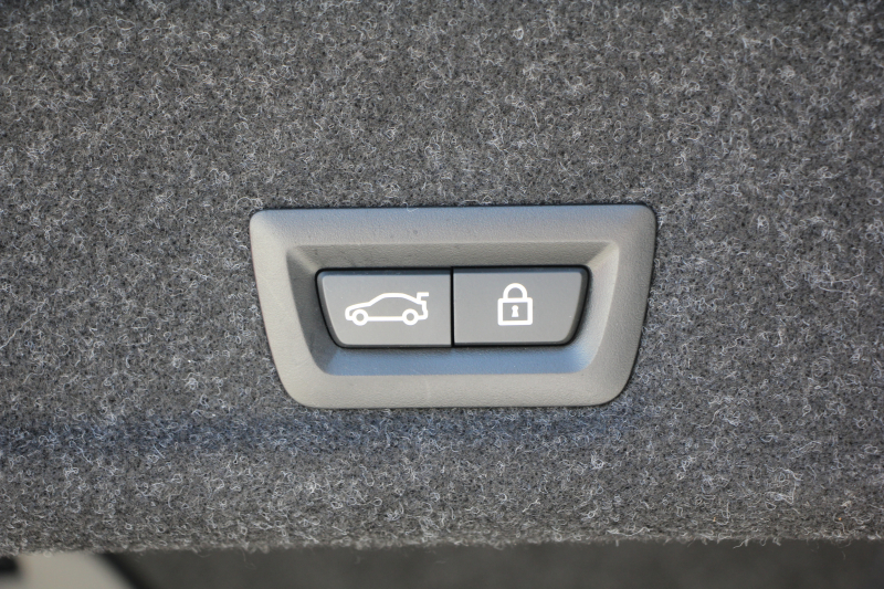 BMW 3シリーズ 330i Mｽﾎﾟｰﾂ ﾊｲﾗｲﾝ ｺﾝﾌｫｰﾄP 高出力 258馬力 ﾋｰﾀｰ黒革 追従ACC ｽﾃｱﾘﾝｸﾞｻﾎﾟｰﾄ ﾌﾙｾｸﾞTV 360度ｶﾒﾗ Pｱｼｽﾄﾌﾟﾗｽ 19AW LEDﾍｯﾄﾞﾗｲﾄ Mｽﾎﾟｰﾂﾌﾞﾚｰｷ ﾀｯﾁ画面HDDﾅﾋﾞｱｯﾌﾟﾙｶｰﾌﾟﾚｲ Hifiｽﾋﾟｰｶｰ 電動ﾄﾗﾝｸ ﾜｲﾔﾚｽ充電 2年保証