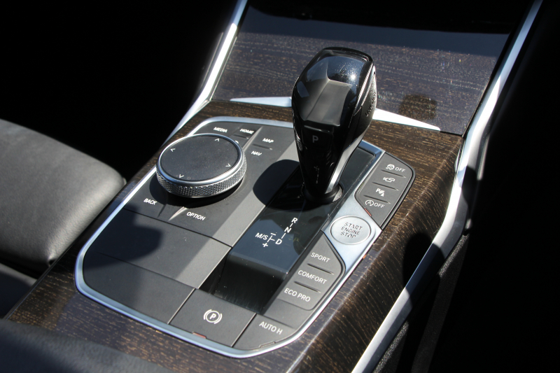 BMW 3シリーズ 330i Mｽﾎﾟｰﾂ ﾊｲﾗｲﾝ ｺﾝﾌｫｰﾄP 高出力 258馬力 ﾋｰﾀｰ黒革 追従ACC ｽﾃｱﾘﾝｸﾞｻﾎﾟｰﾄ ﾌﾙｾｸﾞTV 360度ｶﾒﾗ Pｱｼｽﾄﾌﾟﾗｽ 19AW LEDﾍｯﾄﾞﾗｲﾄ Mｽﾎﾟｰﾂﾌﾞﾚｰｷ ﾀｯﾁ画面HDDﾅﾋﾞｱｯﾌﾟﾙｶｰﾌﾟﾚｲ Hifiｽﾋﾟｰｶｰ 電動ﾄﾗﾝｸ ﾜｲﾔﾚｽ充電 2年保証