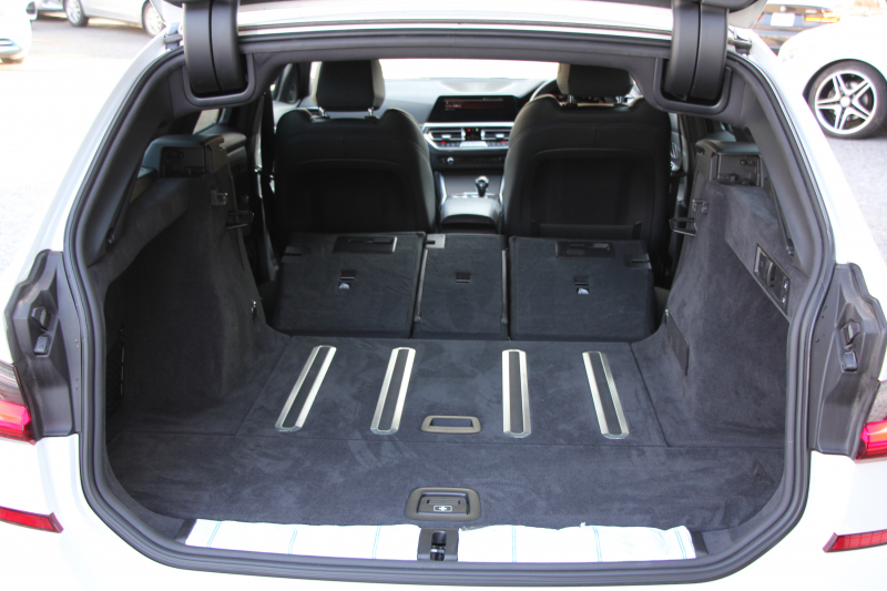 BMW 3シリーズ M340i Xdrive ﾂｰﾘﾝｸﾞｲﾉﾍﾞｰｼｮﾝP 4WD 直6ﾀｰﾎﾞ387馬力 ﾋｰﾀｰ黒革 ﾚｰｻﾞｰﾗｲﾄ HUD ｼﾞｪｽﾁｬｰC ﾊｰﾏﾝｶｰﾄﾞﾝ ｱﾀﾞﾌﾟﾃｨﾌﾞMｻｽ 専用ﾃﾞﾌ 19AW Mｽﾎﾟｰﾂﾌﾞﾚｰｷ BMWﾗｲﾌﾞｺｯｸﾋﾟｯﾄﾞﾊﾟｰｷﾝｸﾞｱｼｽﾄﾌﾟﾗｽ 360度ｶﾒﾗ 2年保証