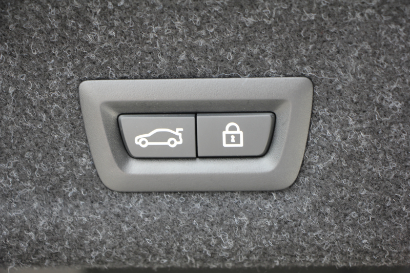 BMW 3シリーズ 320d Xdrive Mｽﾎﾟｰﾂ ﾊｲﾗｲﾝ&ｺﾝﾌｫｰﾄP 4WD ｺﾆｬｯｸﾚｻﾞｰ ｼｰﾄﾋｰﾀｰ ｵﾌﾟｼｮﾝ19AW Pｱｼｽﾄﾌﾟﾗｽ 360度ｶﾒﾗ BMWﾗｲﾌﾞｺｯｸﾋﾟｯﾄﾞﾀｯﾁ画面HDDﾅﾋﾞApplecarplay ﾜｲﾔﾚｽ充電 LEDﾍｯﾄﾞﾗｲﾄ ｵｰﾄﾊｲﾋﾞｰﾑ 追従ACC 電動ﾄﾗﾝｸ Hi-fiｽﾋﾟｰｶｰ 2年保証