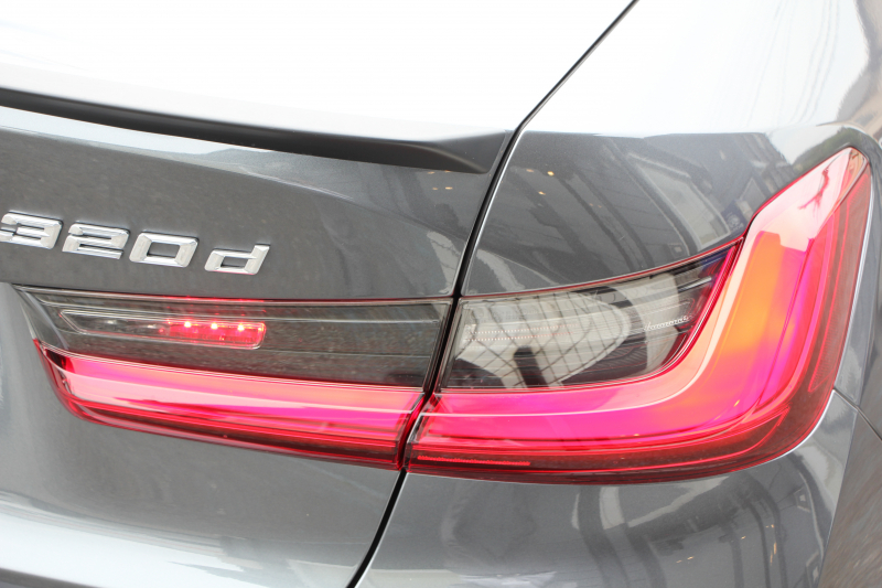 BMW 3シリーズ 320d Xdrive Mｽﾎﾟｰﾂ ﾊｲﾗｲﾝ&ｺﾝﾌｫｰﾄP 4WD ｺﾆｬｯｸﾚｻﾞｰ ｼｰﾄﾋｰﾀｰ ｵﾌﾟｼｮﾝ19AW Pｱｼｽﾄﾌﾟﾗｽ 360度ｶﾒﾗ BMWﾗｲﾌﾞｺｯｸﾋﾟｯﾄﾞﾀｯﾁ画面HDDﾅﾋﾞApplecarplay ﾜｲﾔﾚｽ充電 LEDﾍｯﾄﾞﾗｲﾄ ｵｰﾄﾊｲﾋﾞｰﾑ 追従ACC 電動ﾄﾗﾝｸ Hi-fiｽﾋﾟｰｶｰ 2年保証