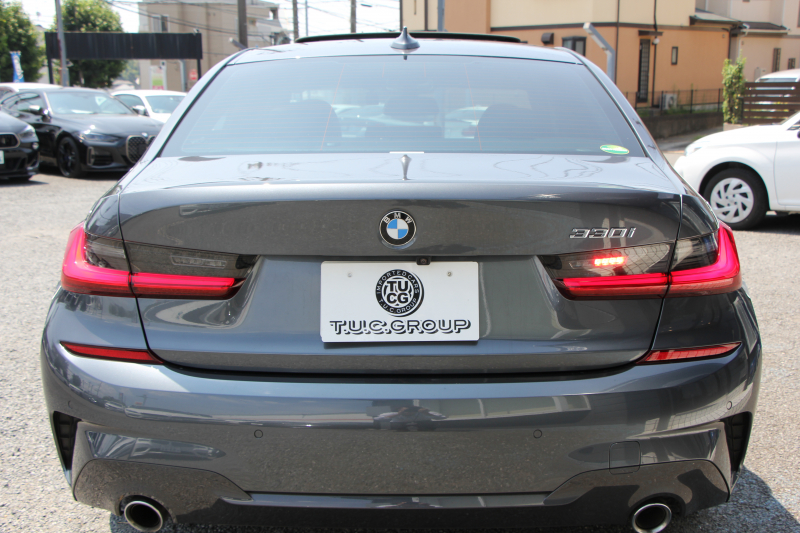 BMW 3シリーズ 330i Mｽﾎﾟｰﾂ ﾃﾞﾋﾞｭｰ&ｺﾝﾌｫｰﾄP ｻﾝﾙｰﾌ 258馬力 ﾋｰﾀｰ黒革 専用青ｽﾃｯﾁ 追従ACC ｽﾃｱｻﾎﾟｰﾄ ｵﾌﾟｼｮﾝ19AW Mｽﾎﾟｰﾂﾌﾞﾚｰｷ LEDﾍｯﾄﾞﾗｲﾄ ｵｰﾄﾊｲﾋﾞｰﾑ 360度ｶﾒﾗ 電動ﾄﾗﾝｸ Hi-fiｽﾋﾟｰｶｰ ﾗｲﾌﾞｺｯｸﾋﾟｯﾄﾞﾌﾞﾗｯｸｷﾄﾞﾆｰｸﾞﾘﾙ 2年保証