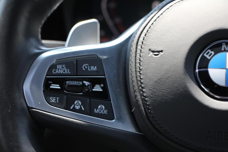 BMW 3シリーズ 330i Mｽﾎﾟｰﾂ ﾃﾞﾋﾞｭｰ&ｺﾝﾌｫｰﾄP ｻﾝﾙｰﾌ 258馬力 ﾋｰﾀｰ黒革 専用青ｽﾃｯﾁ 追従ACC ｽﾃｱｻﾎﾟｰﾄ ｵﾌﾟｼｮﾝ19AW Mｽﾎﾟｰﾂﾌﾞﾚｰｷ LEDﾍｯﾄﾞﾗｲﾄ ｵｰﾄﾊｲﾋﾞｰﾑ 360度ｶﾒﾗ 電動ﾄﾗﾝｸ Hi-fiｽﾋﾟｰｶｰ ﾗｲﾌﾞｺｯｸﾋﾟｯﾄﾞﾌﾞﾗｯｸｷﾄﾞﾆｰｸﾞﾘﾙ 2年保証