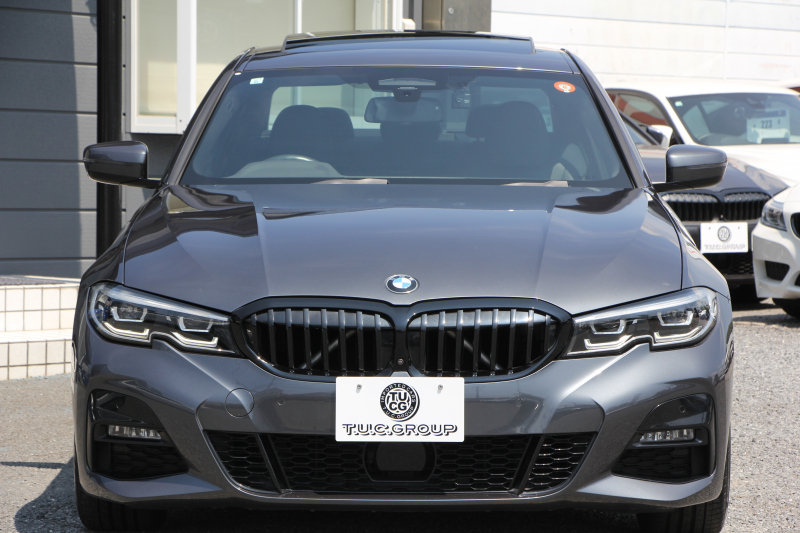BMW 3シリーズ 330i Mｽﾎﾟｰﾂ ﾃﾞﾋﾞｭｰ&ｺﾝﾌｫｰﾄP ｻﾝﾙｰﾌ 258馬力 ﾋｰﾀｰ黒革 専用青ｽﾃｯﾁ 追従ACC ｽﾃｱｻﾎﾟｰﾄ ｵﾌﾟｼｮﾝ19AW Mｽﾎﾟｰﾂﾌﾞﾚｰｷ LEDﾍｯﾄﾞﾗｲﾄ ｵｰﾄﾊｲﾋﾞｰﾑ 360度ｶﾒﾗ 電動ﾄﾗﾝｸ Hi-fiｽﾋﾟｰｶｰ ﾗｲﾌﾞｺｯｸﾋﾟｯﾄﾞﾌﾞﾗｯｸｷﾄﾞﾆｰｸﾞﾘﾙ 2年保証