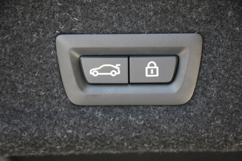 BMW 3シリーズ 320i Mｽﾎﾟｰﾂ ｺﾝﾌｫｰﾄP ｼｰﾄﾋｰﾀｰ 追従ACC ｽﾃｱﾘﾝｸﾞｻﾎﾟｰﾄ BMWﾗｲﾌﾞｺｯｸﾋﾟｯﾄﾞLEDﾍｯﾄﾞﾗｲﾄ ｵｰﾄﾊｲﾋﾞｰﾑ ﾜｲﾔﾚｽ充電 ｱﾝﾋﾞｴﾝﾄﾗｲﾄ ﾊｰﾌﾚｻﾞｰ 電動ﾄﾗﾝｸ 3ｿﾞｰﾝｴｱｺﾝ ｱｯﾌﾟﾙｶｰﾌﾟﾚｲ ﾀｯﾁ画面HDDﾅﾋﾞ2年保証