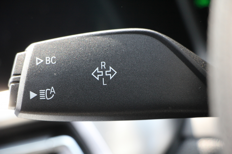 BMW 3シリーズ 320i Mｽﾎﾟｰﾂ ｺﾝﾌｫｰﾄP ｼｰﾄﾋｰﾀｰ 追従ACC ｽﾃｱﾘﾝｸﾞｻﾎﾟｰﾄ BMWﾗｲﾌﾞｺｯｸﾋﾟｯﾄﾞLEDﾍｯﾄﾞﾗｲﾄ ｵｰﾄﾊｲﾋﾞｰﾑ ﾜｲﾔﾚｽ充電 ｱﾝﾋﾞｴﾝﾄﾗｲﾄ ﾊｰﾌﾚｻﾞｰ 電動ﾄﾗﾝｸ 3ｿﾞｰﾝｴｱｺﾝ ｱｯﾌﾟﾙｶｰﾌﾟﾚｲ ﾀｯﾁ画面HDDﾅﾋﾞ2年保証