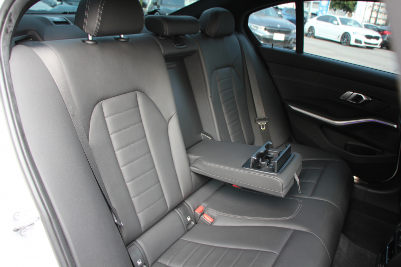 BMW 3シリーズ 320i Mｽﾎﾟｰﾂ ﾊｲﾗｲﾝ ﾌｧｽﾄﾄﾗｯｸ&ｺﾝﾌｫｰﾄP 1ｵｰﾅ ﾋｰﾀｰ黒革 ｱﾀﾞﾌﾟﾃｨﾌﾞMｻｽ Mspﾌﾞﾚｰｷ 19AW 電動ﾄﾗﾝｸ Mﾊﾟﾌｫｰﾏﾝｽｴｱﾛ REMUSﾏﾌﾗｰ Hi-fiｽﾋﾟｰｶｰ 追従ACC ｽﾃｱﾘﾝｸﾞｻﾎﾟｰﾄ ｱｯﾌﾟﾙｶｰﾌﾟﾚｲ ﾀｯﾁ画面HDDﾅﾋﾞLEDﾍｯﾄﾞﾗｲﾄ 2年保証