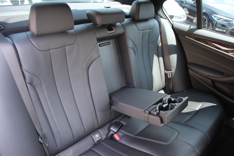 BMW 5シリーズ 530i Mｽﾎﾟｰﾂ ｺﾝﾌｫｰﾄP 高出力 252馬力 全席ﾋｰﾀｰ黒革 HUD ｿﾌﾄｸﾛｰｽﾞﾄﾞｱ ｺﾝﾌｫｰﾄｼｰﾄ&ﾍﾞﾝﾁﾚｰｼｮﾝ&ﾏｯｻｰｼﾞ追従ACC ｽﾃｱﾘﾝｸﾞｻﾎﾟｰﾄ LEDﾍｯﾄﾞﾗｲﾄ ﾀｯﾁ画面HDDﾅﾋﾞTV 360度ｶﾒﾗ Pｱｼｽﾄﾌﾟﾗｽ 電動ﾄﾗﾝｸ 2年保証