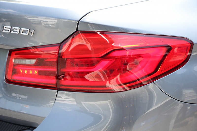 BMW 5シリーズ 530i Mｽﾎﾟｰﾂ ｺﾝﾌｫｰﾄP 高出力 252馬力 全席ﾋｰﾀｰ黒革 HUD ｿﾌﾄｸﾛｰｽﾞﾄﾞｱ ｺﾝﾌｫｰﾄｼｰﾄ&ﾍﾞﾝﾁﾚｰｼｮﾝ&ﾏｯｻｰｼﾞ追従ACC ｽﾃｱﾘﾝｸﾞｻﾎﾟｰﾄ LEDﾍｯﾄﾞﾗｲﾄ ﾀｯﾁ画面HDDﾅﾋﾞTV 360度ｶﾒﾗ Pｱｼｽﾄﾌﾟﾗｽ 電動ﾄﾗﾝｸ 2年保証