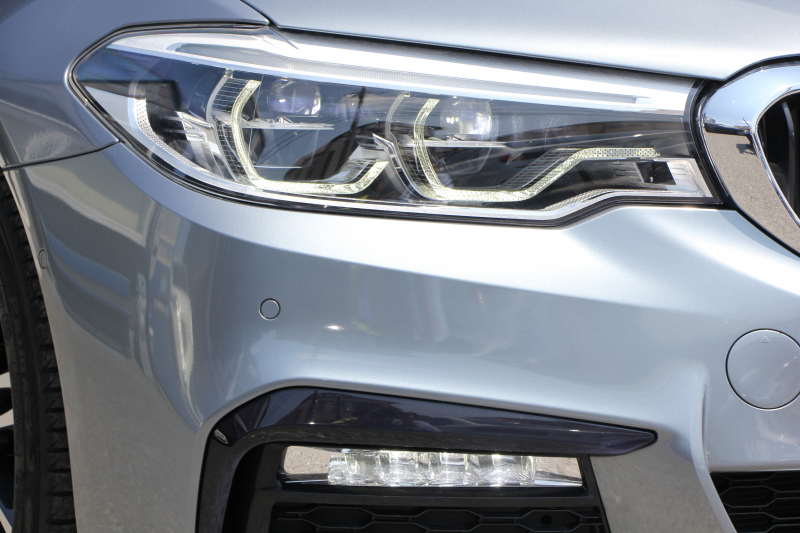 BMW 5シリーズ 530i Mｽﾎﾟｰﾂ ｺﾝﾌｫｰﾄP 高出力 252馬力 全席ﾋｰﾀｰ黒革 HUD ｿﾌﾄｸﾛｰｽﾞﾄﾞｱ ｺﾝﾌｫｰﾄｼｰﾄ&ﾍﾞﾝﾁﾚｰｼｮﾝ&ﾏｯｻｰｼﾞ追従ACC ｽﾃｱﾘﾝｸﾞｻﾎﾟｰﾄ LEDﾍｯﾄﾞﾗｲﾄ ﾀｯﾁ画面HDDﾅﾋﾞTV 360度ｶﾒﾗ Pｱｼｽﾄﾌﾟﾗｽ 電動ﾄﾗﾝｸ 2年保証