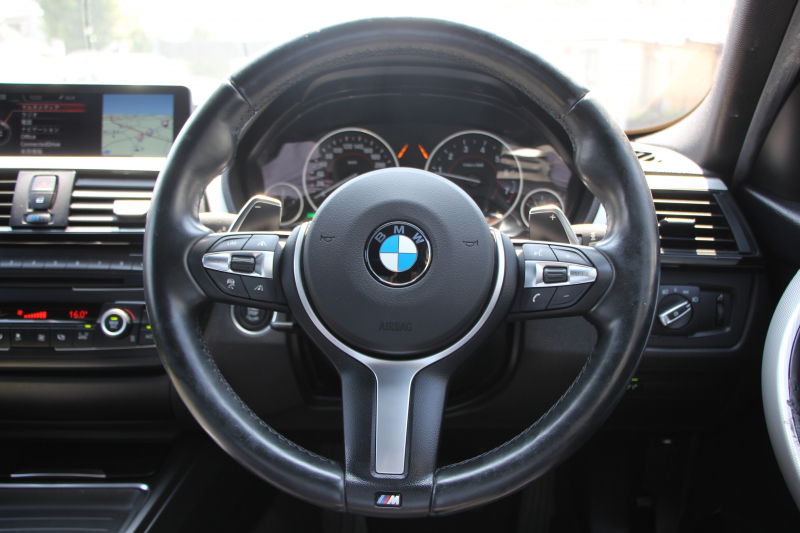 BMW 3シリーズ 320i Mｽﾎﾟｰﾂ 前期最終 追従ACC ETC2.0 衝突軽減ﾌﾞﾚｰｷ 車線逸脱警告 歩行者警告 ﾌﾙｾｸﾞTV ﾀｯﾁﾊﾟｯﾄﾞ対応HDDﾅﾋﾞ専用ｴｱﾛ 18AW ｽﾏｰﾄｷｰ Bluetooth接続 ﾊﾟﾄﾞﾙｼﾌﾄ LEDﾘﾝｸﾞｷｾﾉﾝ 2年保証