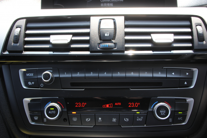 BMW 3シリーズ 320i Mｽﾎﾟｰﾂ 前期最終 追従ACC ETC2.0 衝突軽減ﾌﾞﾚｰｷ 車線逸脱警告 歩行者警告 ﾌﾙｾｸﾞTV ﾀｯﾁﾊﾟｯﾄﾞ対応HDDﾅﾋﾞ専用ｴｱﾛ 18AW ｽﾏｰﾄｷｰ Bluetooth接続 ﾊﾟﾄﾞﾙｼﾌﾄ LEDﾘﾝｸﾞｷｾﾉﾝ 2年保証