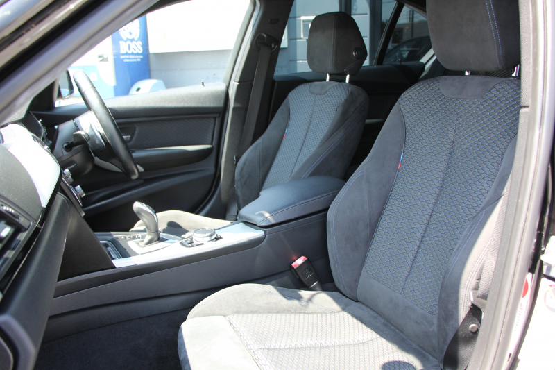 BMW 3シリーズ 320i Mｽﾎﾟｰﾂ 前期最終 追従ACC ETC2.0 衝突軽減ﾌﾞﾚｰｷ 車線逸脱警告 歩行者警告 ﾌﾙｾｸﾞTV ﾀｯﾁﾊﾟｯﾄﾞ対応HDDﾅﾋﾞ専用ｴｱﾛ 18AW ｽﾏｰﾄｷｰ Bluetooth接続 ﾊﾟﾄﾞﾙｼﾌﾄ LEDﾘﾝｸﾞｷｾﾉﾝ 2年保証