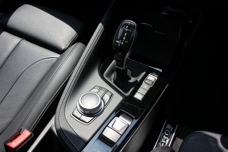 BMW X1 Xdrive18d Mｽﾎﾟｰﾂ ﾊｲﾗｲﾝ ｺﾝﾌｫｰﾄP 後期 ﾌｪｲｽﾘﾌﾄ後 ﾋｰﾀｰ黒革 電動ｼｰﾄ LEDﾍｯﾄﾞﾗｲﾄ 追従ACC 変更後ﾀｯﾁﾊﾟﾈﾙ対応HDDﾅﾋﾞ新ﾒｰﾀｰ Bluetooth接続 Pｱｼｽﾄ Bｶﾒﾗ 電動ﾄﾗﾝｸ 衝突軽減ﾌﾞﾚｰｷ 車線逸脱警告 歩行者警告 2年保証