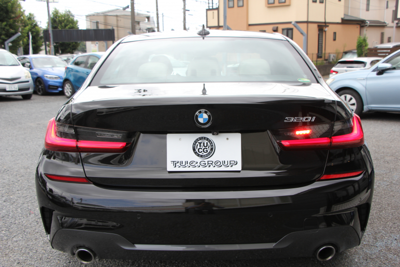 BMW 3シリーズ 320i ｼﾄﾘﾝﾌﾞﾗｯｸｴﾃﾞｨｼｮﾝ 首都圏限定88台 ﾊｲﾗｲﾝ ｵｲｽﾀｰﾚｻﾞｰ ｼｰﾄﾋｰﾀｰ ｺﾝﾌｫｰﾄP 電動ﾄﾗﾝｸ Hi-fiｽﾋﾟｰｶｰ 360度ｶﾒﾗ 19AW 追従ACC ｽﾃｱﾘﾝｸﾞｻﾎﾟｰﾄ ｱｯﾌﾟﾙｶｰﾌﾟﾚｲ ﾀｯﾁ画面HDDﾅﾋﾞLEDﾍｯﾄﾞﾗｲﾄ ｵｰﾄﾊｲﾋﾞｰﾑ 2年保証