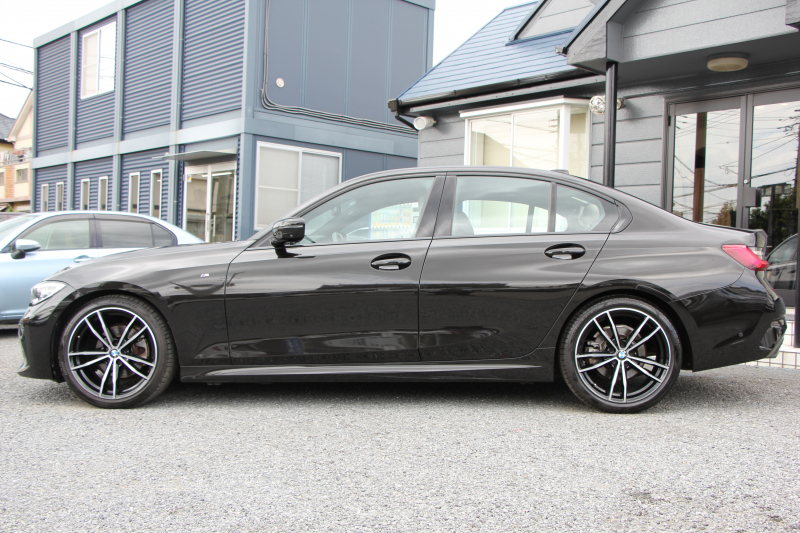 BMW 3シリーズ 320i ｼﾄﾘﾝﾌﾞﾗｯｸｴﾃﾞｨｼｮﾝ 首都圏限定88台 ﾊｲﾗｲﾝ ｵｲｽﾀｰﾚｻﾞｰ ｼｰﾄﾋｰﾀｰ ｺﾝﾌｫｰﾄP 電動ﾄﾗﾝｸ Hi-fiｽﾋﾟｰｶｰ 360度ｶﾒﾗ 19AW 追従ACC ｽﾃｱﾘﾝｸﾞｻﾎﾟｰﾄ ｱｯﾌﾟﾙｶｰﾌﾟﾚｲ ﾀｯﾁ画面HDDﾅﾋﾞLEDﾍｯﾄﾞﾗｲﾄ ｵｰﾄﾊｲﾋﾞｰﾑ 2年保証