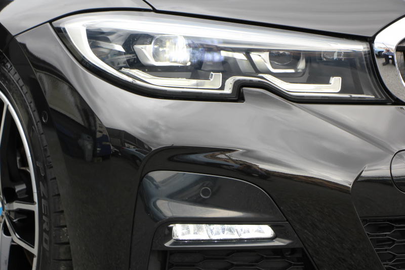 BMW 3シリーズ 320i ｼﾄﾘﾝﾌﾞﾗｯｸｴﾃﾞｨｼｮﾝ 首都圏限定88台 ﾊｲﾗｲﾝ ｵｲｽﾀｰﾚｻﾞｰ ｼｰﾄﾋｰﾀｰ ｺﾝﾌｫｰﾄP 電動ﾄﾗﾝｸ Hi-fiｽﾋﾟｰｶｰ 360度ｶﾒﾗ 19AW 追従ACC ｽﾃｱﾘﾝｸﾞｻﾎﾟｰﾄ ｱｯﾌﾟﾙｶｰﾌﾟﾚｲ ﾀｯﾁ画面HDDﾅﾋﾞLEDﾍｯﾄﾞﾗｲﾄ ｵｰﾄﾊｲﾋﾞｰﾑ 2年保証