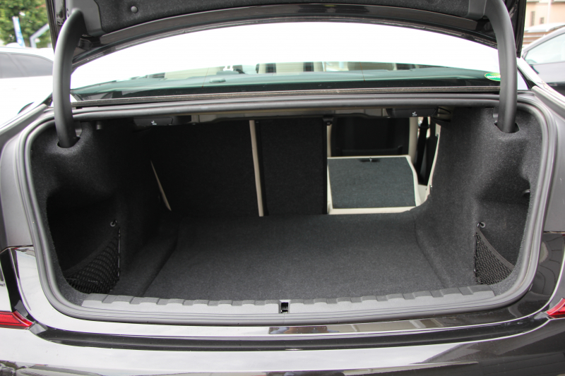 BMW 3シリーズ 320i ｼﾄﾘﾝﾌﾞﾗｯｸｴﾃﾞｨｼｮﾝ 首都圏限定88台 ﾊｲﾗｲﾝ ｵｲｽﾀｰﾚｻﾞｰ ｼｰﾄﾋｰﾀｰ ｺﾝﾌｫｰﾄP 電動ﾄﾗﾝｸ Hi-fiｽﾋﾟｰｶｰ 360度ｶﾒﾗ 19AW 追従ACC ｽﾃｱﾘﾝｸﾞｻﾎﾟｰﾄ ｱｯﾌﾟﾙｶｰﾌﾟﾚｲ ﾀｯﾁ画面HDDﾅﾋﾞLEDﾍｯﾄﾞﾗｲﾄ ｵｰﾄﾊｲﾋﾞｰﾑ 2年保証