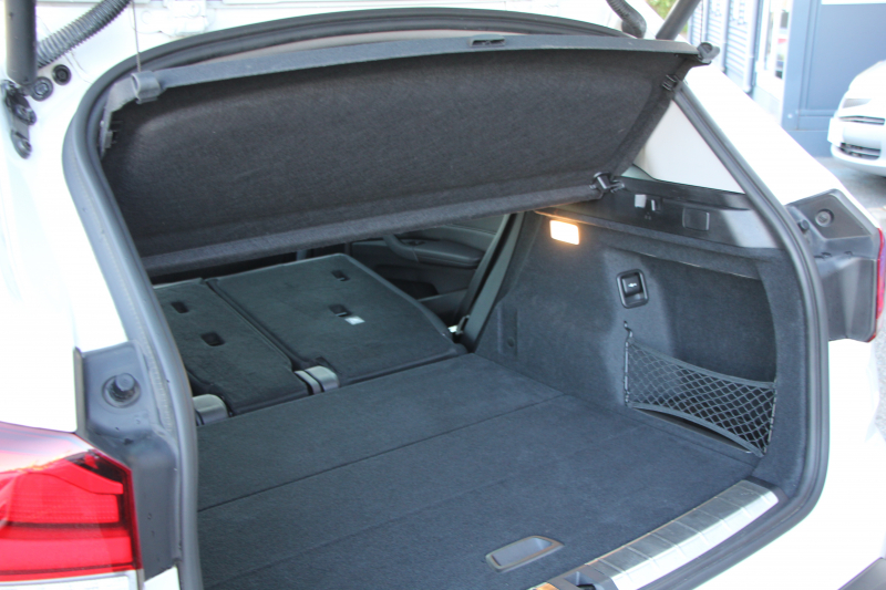 BMW X1 Xdrive18d Xﾗｲﾝ ｴﾃﾞｨｼｮﾝｼﾞｮｲﾌﾟﾗｽ ﾊｲﾗｲﾝ&ｺﾝﾌｫｰﾄP 後期 ﾌｪｲｽﾘﾌﾄ後 真珠色 ﾋｰﾀｰ黒革 追従ACC LEDﾍｯﾄﾞﾗｲﾄ 電動ﾄﾗﾝｸ ﾀｯﾁ画面HDDﾅﾋﾞ衝突軽減ﾌﾞﾚｰｷ 車線逸脱警告 歩行者警告 専用18AW ｳｯﾄﾞﾊﾟﾈﾙ 2年保証