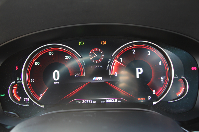 BMW 5シリーズ 523d ﾂｰﾘﾝｸﾞｴﾃﾞｨｼｮﾝﾐｯｼｮﾝｲﾝﾎﾟｯｼﾌﾞﾙ 特別仕様車 ﾊｰﾏﾝｶｰﾄﾞﾝｻﾗｳﾝﾄﾞHUD 専用ﾌﾞﾗｯｸ19AW ﾌﾞﾗｯｸｷﾄﾞﾆｰｸﾞﾘﾙ 追従ACC ｽﾃｱﾘﾝｸﾞｻﾎﾟｰﾄ 360度ｶﾒﾗ Pｱｼｽﾄ ﾀｯﾁ画面HDDﾅﾋﾞTV LEDﾍｯﾄﾞﾗｲﾄ ｵｰﾄﾊｲﾋﾞｰﾑ 2年保証