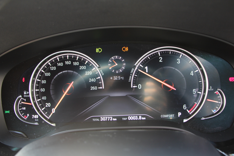 BMW 5シリーズ 523d ﾂｰﾘﾝｸﾞｴﾃﾞｨｼｮﾝﾐｯｼｮﾝｲﾝﾎﾟｯｼﾌﾞﾙ 特別仕様車 ﾊｰﾏﾝｶｰﾄﾞﾝｻﾗｳﾝﾄﾞHUD 専用ﾌﾞﾗｯｸ19AW ﾌﾞﾗｯｸｷﾄﾞﾆｰｸﾞﾘﾙ 追従ACC ｽﾃｱﾘﾝｸﾞｻﾎﾟｰﾄ 360度ｶﾒﾗ Pｱｼｽﾄ ﾀｯﾁ画面HDDﾅﾋﾞTV LEDﾍｯﾄﾞﾗｲﾄ ｵｰﾄﾊｲﾋﾞｰﾑ 2年保証