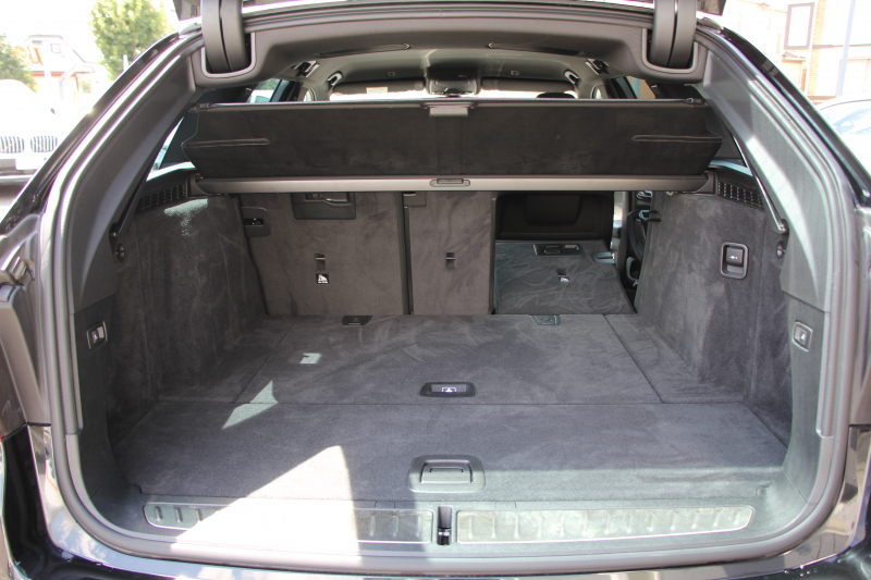 BMW 5シリーズ 523d ﾂｰﾘﾝｸﾞｴﾃﾞｨｼｮﾝﾐｯｼｮﾝｲﾝﾎﾟｯｼﾌﾞﾙ 特別仕様車 ﾊｰﾏﾝｶｰﾄﾞﾝｻﾗｳﾝﾄﾞHUD 専用ﾌﾞﾗｯｸ19AW ﾌﾞﾗｯｸｷﾄﾞﾆｰｸﾞﾘﾙ 追従ACC ｽﾃｱﾘﾝｸﾞｻﾎﾟｰﾄ 360度ｶﾒﾗ Pｱｼｽﾄ ﾀｯﾁ画面HDDﾅﾋﾞTV LEDﾍｯﾄﾞﾗｲﾄ ｵｰﾄﾊｲﾋﾞｰﾑ 2年保証