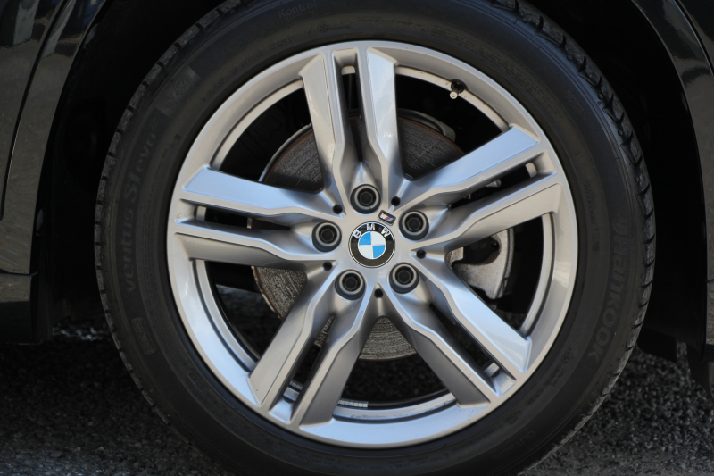 BMW X1 Xdrive18d Mｽﾎﾟｰﾂ ﾊｲﾗｲﾝ ｺﾝﾌｫｰﾄP 後期 ﾌｪｲｽﾘﾌﾄ後 ﾋｰﾀｰ黒革 Mｼｰﾄﾍﾞﾙﾄ ﾜｲﾔﾚｽ充電 電動ｼｰﾄ LEDﾍｯﾄﾞﾗｲﾄ 追従ACC ﾀｯﾁﾊﾟﾈﾙ対応HDDﾅﾋﾞ新ﾒｰﾀｰ Bluetooth接続 Pｱｼｽﾄ 電動ﾄﾗﾝｸ 衝突軽減ﾌﾞﾚｰｷ 車線逸脱警告 歩行者警告 2年保証