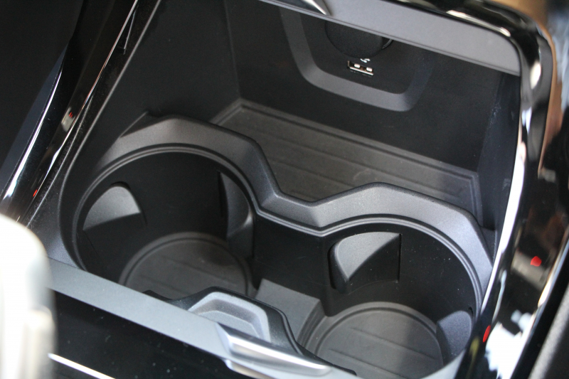 BMW X1 Xdrive18d Mｽﾎﾟｰﾂ ﾊｲﾗｲﾝ ｺﾝﾌｫｰﾄP 後期 ﾌｪｲｽﾘﾌﾄ後 ﾋｰﾀｰ黒革 Mｼｰﾄﾍﾞﾙﾄ ﾜｲﾔﾚｽ充電 電動ｼｰﾄ LEDﾍｯﾄﾞﾗｲﾄ 追従ACC ﾀｯﾁﾊﾟﾈﾙ対応HDDﾅﾋﾞ新ﾒｰﾀｰ Bluetooth接続 Pｱｼｽﾄ 電動ﾄﾗﾝｸ 衝突軽減ﾌﾞﾚｰｷ 車線逸脱警告 歩行者警告 2年保証