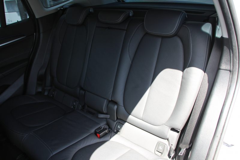 BMW X1 Xdrive18d Xﾗｲﾝ ｴﾃﾞｨｼｮﾝｼﾞｮｲﾌﾟﾗｽ 1ｵｰﾅ ﾊｲﾗｲﾝ&ｺﾝﾌｫｰﾄP 後期 ﾌｪｲｽﾘﾌﾄ後 真珠色 ﾋｰﾀｰ黒革 追従ACC LEDﾍｯﾄﾞﾗｲﾄ 電動ﾄﾗﾝｸ ﾀｯﾁ画面HDDﾅﾋﾞ衝突軽減ﾌﾞﾚｰｷ 車線逸脱警告 歩行者警告 専用18AW ｳｯﾄﾞﾊﾟﾈﾙ 2年保証