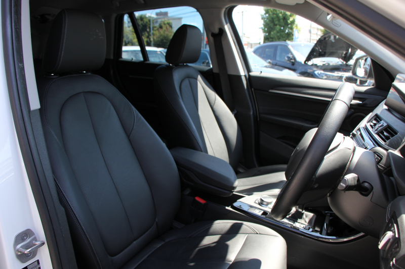 BMW X1 Xdrive18d Xﾗｲﾝ ｴﾃﾞｨｼｮﾝｼﾞｮｲﾌﾟﾗｽ 1ｵｰﾅ ﾊｲﾗｲﾝ&ｺﾝﾌｫｰﾄP 後期 ﾌｪｲｽﾘﾌﾄ後 真珠色 ﾋｰﾀｰ黒革 追従ACC LEDﾍｯﾄﾞﾗｲﾄ 電動ﾄﾗﾝｸ ﾀｯﾁ画面HDDﾅﾋﾞ衝突軽減ﾌﾞﾚｰｷ 車線逸脱警告 歩行者警告 専用18AW ｳｯﾄﾞﾊﾟﾈﾙ 2年保証