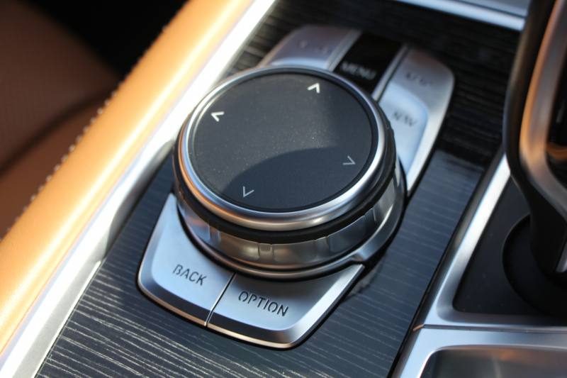 BMW 7シリーズ 740d Xdrive Mｽﾎﾟｰﾂ ﾘｱｺﾝﾌｫｰﾄP 1ｵｰﾅ ﾘｱｴﾝﾀｰﾃｲﾒﾝﾄ ﾘｱﾓﾆﾀｰ ﾀｯﾁｺﾏﾝﾄﾞﾋｰﾄｺﾝﾌｫｰﾄP ｻﾝﾙｰﾌ ﾚｰｻﾞｰﾗｲﾄ ﾃﾞｨｽﾌﾟﾚｲｷｰ ﾘﾓｰﾄﾊﾟｰｷﾝｸﾞﾏｯｻｰｼﾞ&ﾍﾞﾝﾁﾚｰｼｮﾝ ｺﾆｬｯｸﾚｻﾞｰ 360度ｶﾒﾗ 4WD 3.0Lﾃﾞｨｰｾﾞﾙﾀｰﾎﾞ2年保証