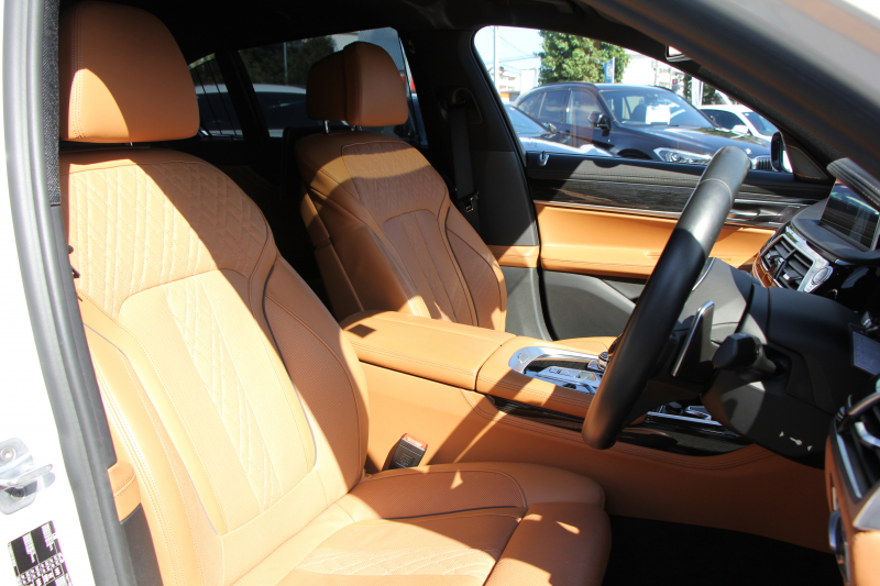 BMW 7シリーズ 740d Xdrive Mｽﾎﾟｰﾂ ﾘｱｺﾝﾌｫｰﾄP 1ｵｰﾅ ﾘｱｴﾝﾀｰﾃｲﾒﾝﾄ ﾘｱﾓﾆﾀｰ ﾀｯﾁｺﾏﾝﾄﾞﾋｰﾄｺﾝﾌｫｰﾄP ｻﾝﾙｰﾌ ﾚｰｻﾞｰﾗｲﾄ ﾃﾞｨｽﾌﾟﾚｲｷｰ ﾘﾓｰﾄﾊﾟｰｷﾝｸﾞﾏｯｻｰｼﾞ&ﾍﾞﾝﾁﾚｰｼｮﾝ ｺﾆｬｯｸﾚｻﾞｰ 360度ｶﾒﾗ 4WD 3.0Lﾃﾞｨｰｾﾞﾙﾀｰﾎﾞ2年保証
