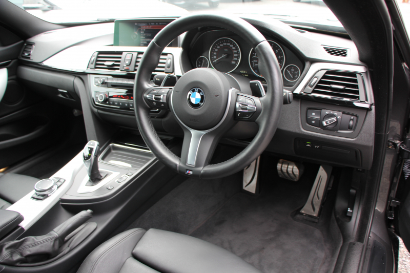 BMW 4シリーズ 428i ｸｰﾍﾟMｽﾎﾟｰﾂ 高出力 245馬力 ﾋｰﾀｰ黒革 LEDﾍｯﾄﾞﾗｲﾄ 追従ACC HUD ｵﾌﾟｼｮﾝ19AW 左右出しﾏﾌﾗｰ 衝突軽減ﾌﾞﾚｰｷ 車線逸脱警告 歩行者警告 ﾀｯﾁﾊﾟｯﾄﾞ対応HDDﾅﾋﾞｽﾏｰﾄｷｰ Bluetooth接続 2年保証