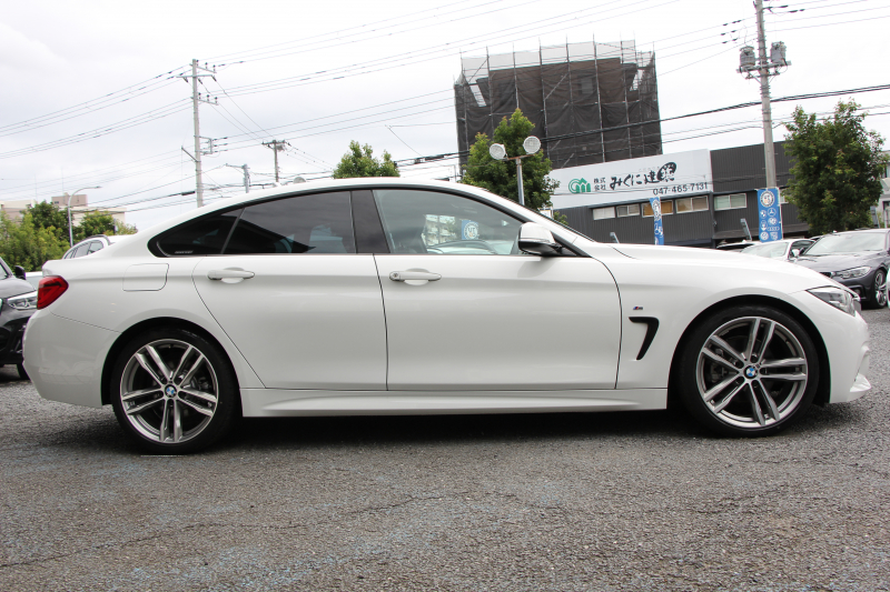 BMW 4シリーズ 420i ｸﾞﾗﾝｸｰﾍﾟMｽﾎﾟｰﾂ LCI後期 1ｵｰﾅ ﾌｪｲｽﾘﾌﾄ後 ｼｰﾄﾋｰﾀｰ 追従ACC LEDﾍｯﾄﾞﾗｲﾄ&ﾃｰﾙ&ﾌｫｸﾞｵﾌﾟｼｮﾝ19AW ﾀｯﾁ画面HDDﾅﾋﾞTV Bｶﾒﾗ 電動ﾄﾗﾝｸ ｽﾏｰﾄｷｰ 液晶ﾒｰﾀｰ Hi-fiｽﾋﾟｰｶｰ 衝突軽減ﾌﾞﾚｰｷ 車線逸脱警告 歩行者警告 2年保証