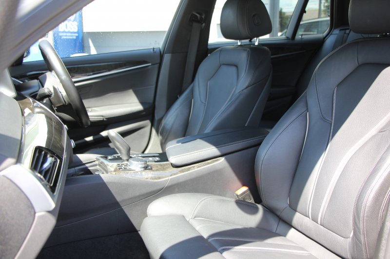 BMW 5シリーズ 540i Xdrive ﾂｰﾘﾝｸﾞMｽﾎﾟｰﾂ ﾃﾞﾋﾞｭｰP 直6ﾀｰﾎﾞ340馬力 4WD 全席ﾋｰﾀｰ黒革 HUD ｿﾌﾄｸﾛｰｽﾞﾄﾞｱ ｼﾞｪｽﾁｬｰC 追従ACC ｽﾃｱﾘﾝｸﾞｻﾎﾟｰﾄ 液晶ﾒｰﾀｰ 専用ｱﾀﾞﾌﾟﾃｨﾌﾞｻｽ LEDﾍｯﾄﾞﾗｲﾄ ｵｰﾄﾊｲﾋﾞｰﾑ 電動ﾄﾗﾝｸ 360度ｶﾒﾗ ﾀｯﾁ画面HDDﾅﾋﾞ2年保証