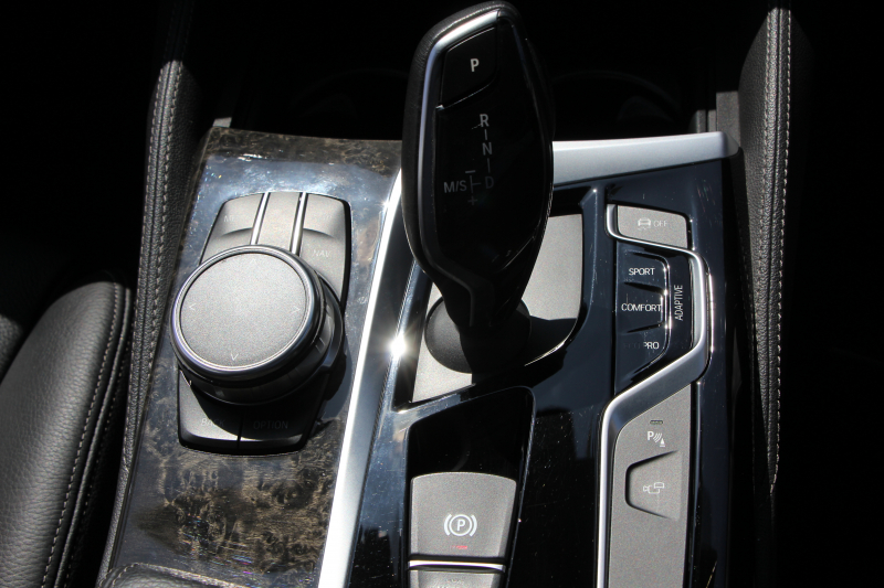 BMW 5シリーズ 540i Xdrive ﾂｰﾘﾝｸﾞMｽﾎﾟｰﾂ ﾃﾞﾋﾞｭｰP 直6ﾀｰﾎﾞ340馬力 4WD 全席ﾋｰﾀｰ黒革 HUD ｿﾌﾄｸﾛｰｽﾞﾄﾞｱ ｼﾞｪｽﾁｬｰC 追従ACC ｽﾃｱﾘﾝｸﾞｻﾎﾟｰﾄ 液晶ﾒｰﾀｰ 専用ｱﾀﾞﾌﾟﾃｨﾌﾞｻｽ LEDﾍｯﾄﾞﾗｲﾄ ｵｰﾄﾊｲﾋﾞｰﾑ 電動ﾄﾗﾝｸ 360度ｶﾒﾗ ﾀｯﾁ画面HDDﾅﾋﾞ2年保証