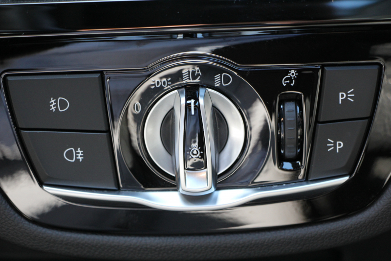 BMW 5シリーズ 540i Xdrive ﾂｰﾘﾝｸﾞMｽﾎﾟｰﾂ ﾃﾞﾋﾞｭｰP 直6ﾀｰﾎﾞ340馬力 4WD 全席ﾋｰﾀｰ黒革 HUD ｿﾌﾄｸﾛｰｽﾞﾄﾞｱ ｼﾞｪｽﾁｬｰC 追従ACC ｽﾃｱﾘﾝｸﾞｻﾎﾟｰﾄ 液晶ﾒｰﾀｰ 専用ｱﾀﾞﾌﾟﾃｨﾌﾞｻｽ LEDﾍｯﾄﾞﾗｲﾄ ｵｰﾄﾊｲﾋﾞｰﾑ 電動ﾄﾗﾝｸ 360度ｶﾒﾗ ﾀｯﾁ画面HDDﾅﾋﾞ2年保証