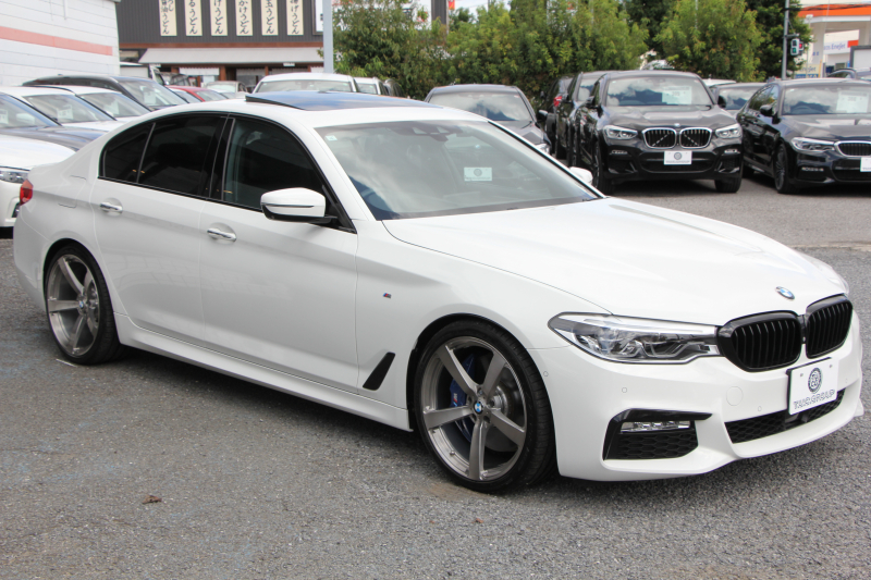 BMW 5シリーズ 540i Xdrive Mｽﾎﾟｰﾂ ｲﾉﾍﾞｰｼｮﾝ&ｺﾝﾌｫｰﾄP 直6ﾀｰﾎﾞ4WD 340馬力 ｻﾝﾙｰﾌ 全席ﾋｰﾀｰ黒革 ﾏｯｻｰｼﾞ&ﾍﾞﾝﾁﾚｰｼｮﾝ ｼﾞｪｽﾁｬｰC 純正可変&ｼｭﾆｯﾂｧｰｻｽ 3Ddesign20AW 液晶ﾒｰﾀｰ HUD 追従ACC LEDﾍｯﾄﾞﾗｲﾄ ﾀｯﾁ画面HDDﾅﾋﾞTV Mspﾌﾞﾚｰｷ 2年保証