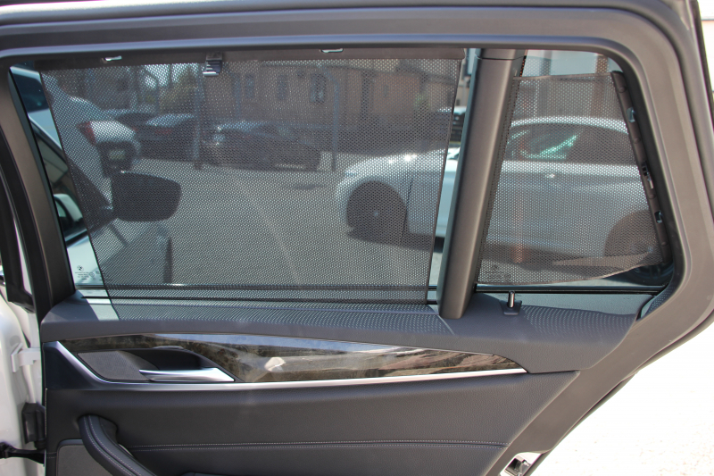 BMW 5シリーズ 530i ﾂｰﾘﾝｸﾞMｽﾎﾟｰﾂ ｾﾚｸﾄP 型式変更後｢ABA-JT20｣ 252馬力 ﾊﾟﾉﾗﾏｻﾝﾙｰﾌ ﾊｰﾏﾝｶｰﾄﾞﾝ 4ｿﾞｰﾝｴｱｺﾝ 全席ﾋｰﾀｰ黒革 HUD 追従ACC ｽﾃｱﾘﾝｸﾞｻﾎﾟｰﾄ 変更後全面液晶ﾒｰﾀｰ ﾀｯﾁ画面HDDﾅﾋﾞTV 360度ｶﾒﾗ 2年保証