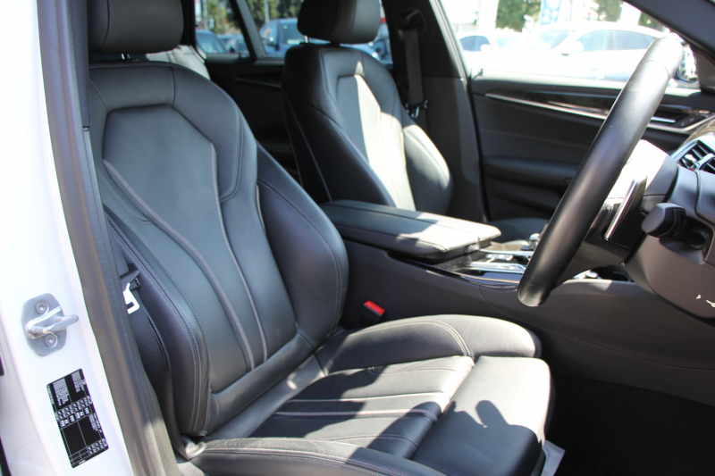 BMW 5シリーズ 530i ﾂｰﾘﾝｸﾞMｽﾎﾟｰﾂ ｾﾚｸﾄP 型式変更後｢ABA-JT20｣ 252馬力 ﾊﾟﾉﾗﾏｻﾝﾙｰﾌ ﾊｰﾏﾝｶｰﾄﾞﾝ 4ｿﾞｰﾝｴｱｺﾝ 全席ﾋｰﾀｰ黒革 HUD 追従ACC ｽﾃｱﾘﾝｸﾞｻﾎﾟｰﾄ 変更後全面液晶ﾒｰﾀｰ ﾀｯﾁ画面HDDﾅﾋﾞTV 360度ｶﾒﾗ 2年保証