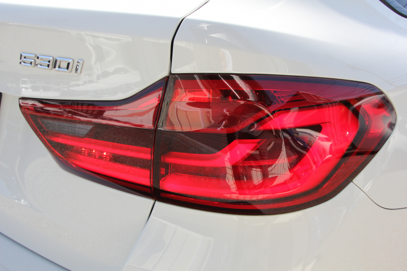 BMW 5シリーズ 530i ﾂｰﾘﾝｸﾞMｽﾎﾟｰﾂ ｾﾚｸﾄP 型式変更後｢ABA-JT20｣ 252馬力 ﾊﾟﾉﾗﾏｻﾝﾙｰﾌ ﾊｰﾏﾝｶｰﾄﾞﾝ 4ｿﾞｰﾝｴｱｺﾝ 全席ﾋｰﾀｰ黒革 HUD 追従ACC ｽﾃｱﾘﾝｸﾞｻﾎﾟｰﾄ 変更後全面液晶ﾒｰﾀｰ ﾀｯﾁ画面HDDﾅﾋﾞTV 360度ｶﾒﾗ 2年保証